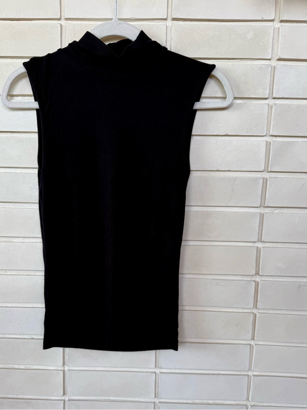 Sanctuary Essential Sleeveless Mock Neck Top * Size XS * Black * Ribbed